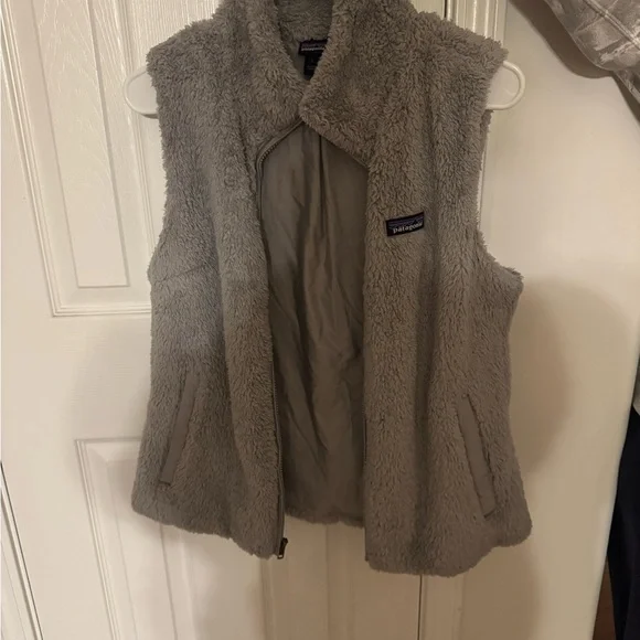 Patagonia Silver Fleece Vest - Picture 2 of 4
